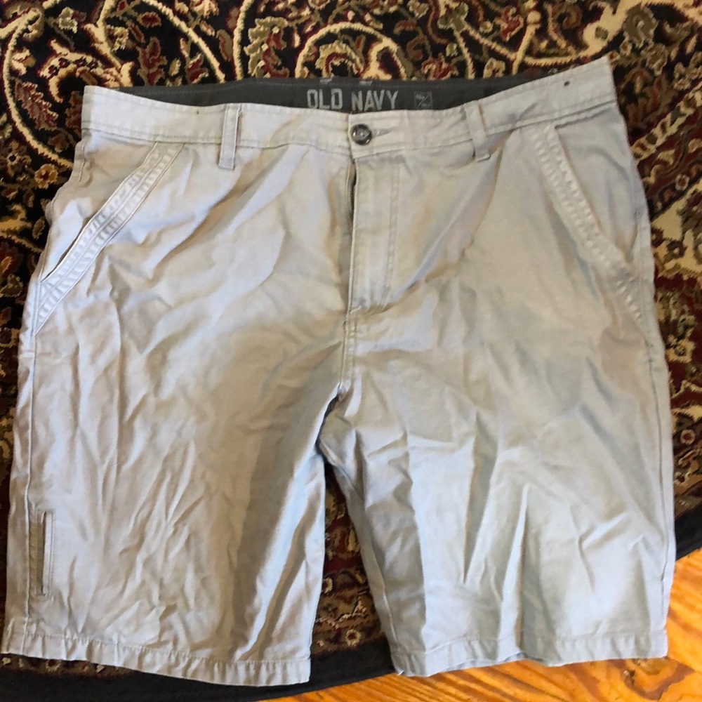 Old Navy Men's grey shorts 40 tall